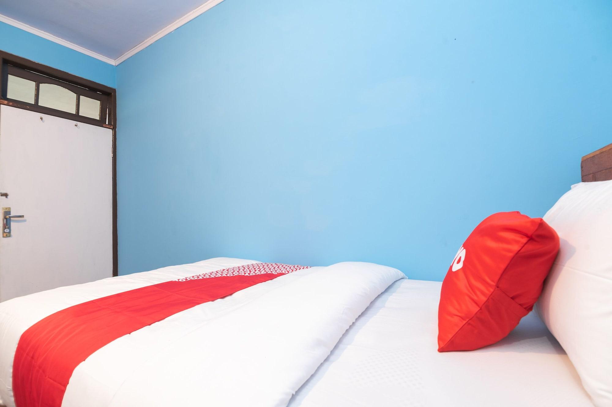 Oyo 1852 Intan Bromo Homestay Pasuruan Exterior photo