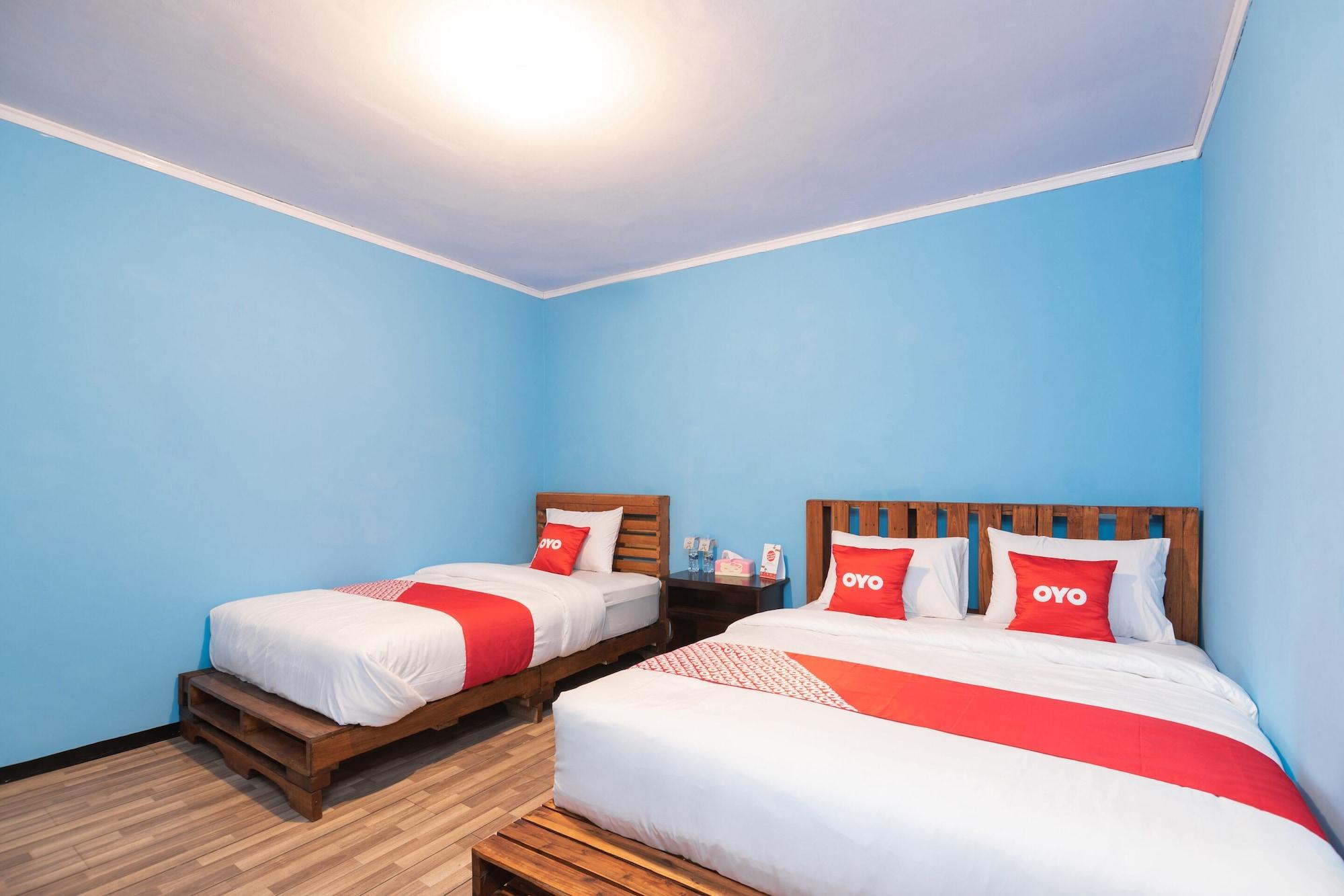 Oyo 1852 Intan Bromo Homestay Pasuruan Exterior photo