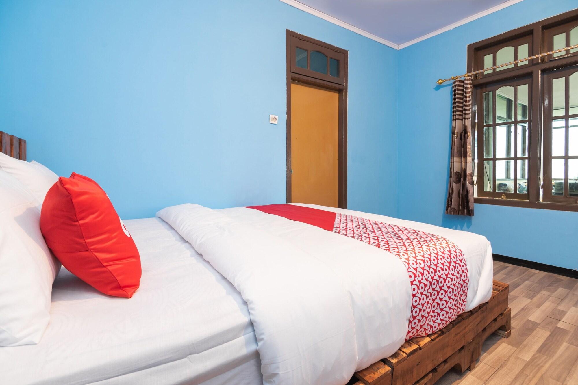 Oyo 1852 Intan Bromo Homestay Pasuruan Exterior photo