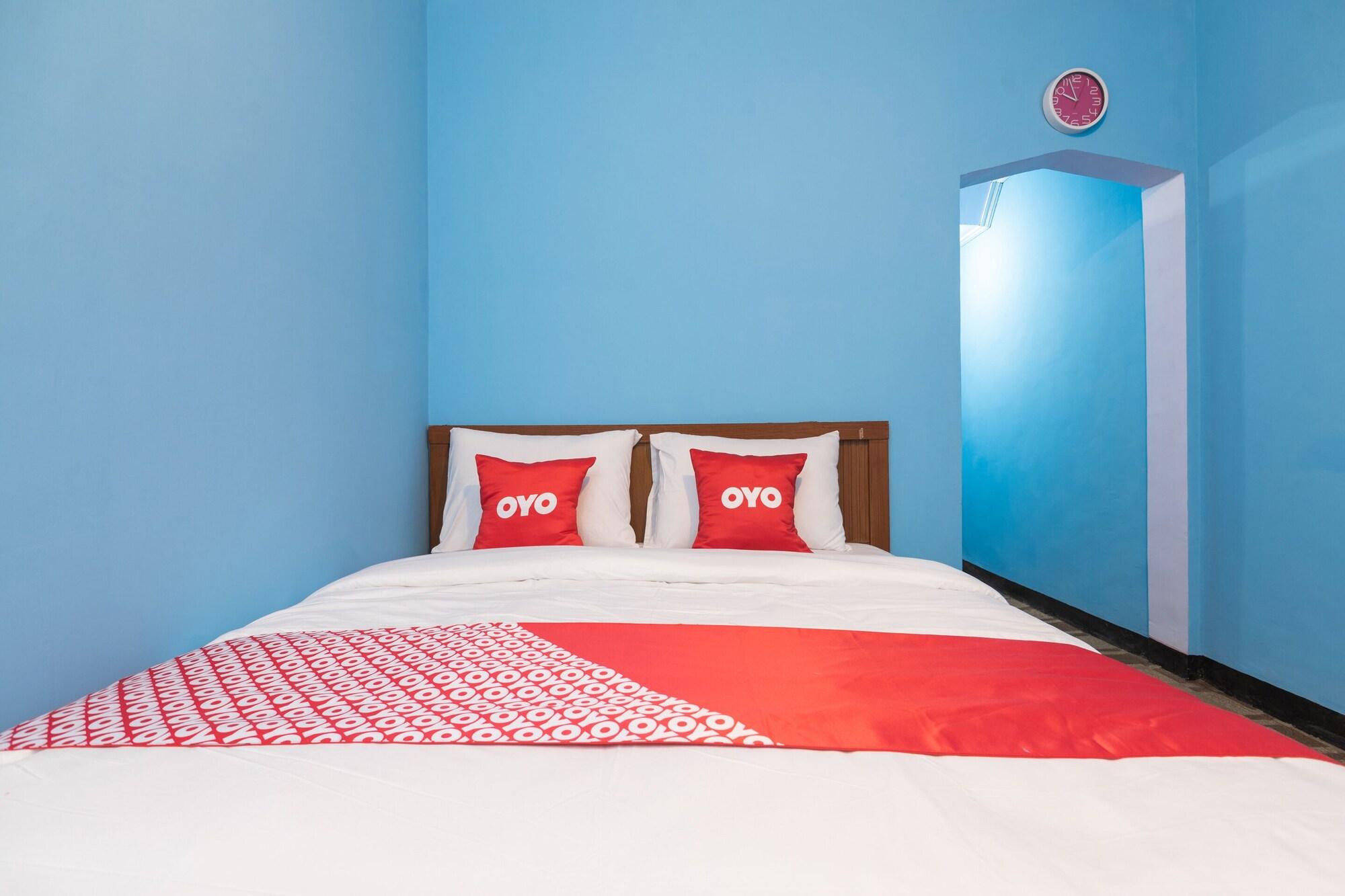 Oyo 1852 Intan Bromo Homestay Pasuruan Exterior photo